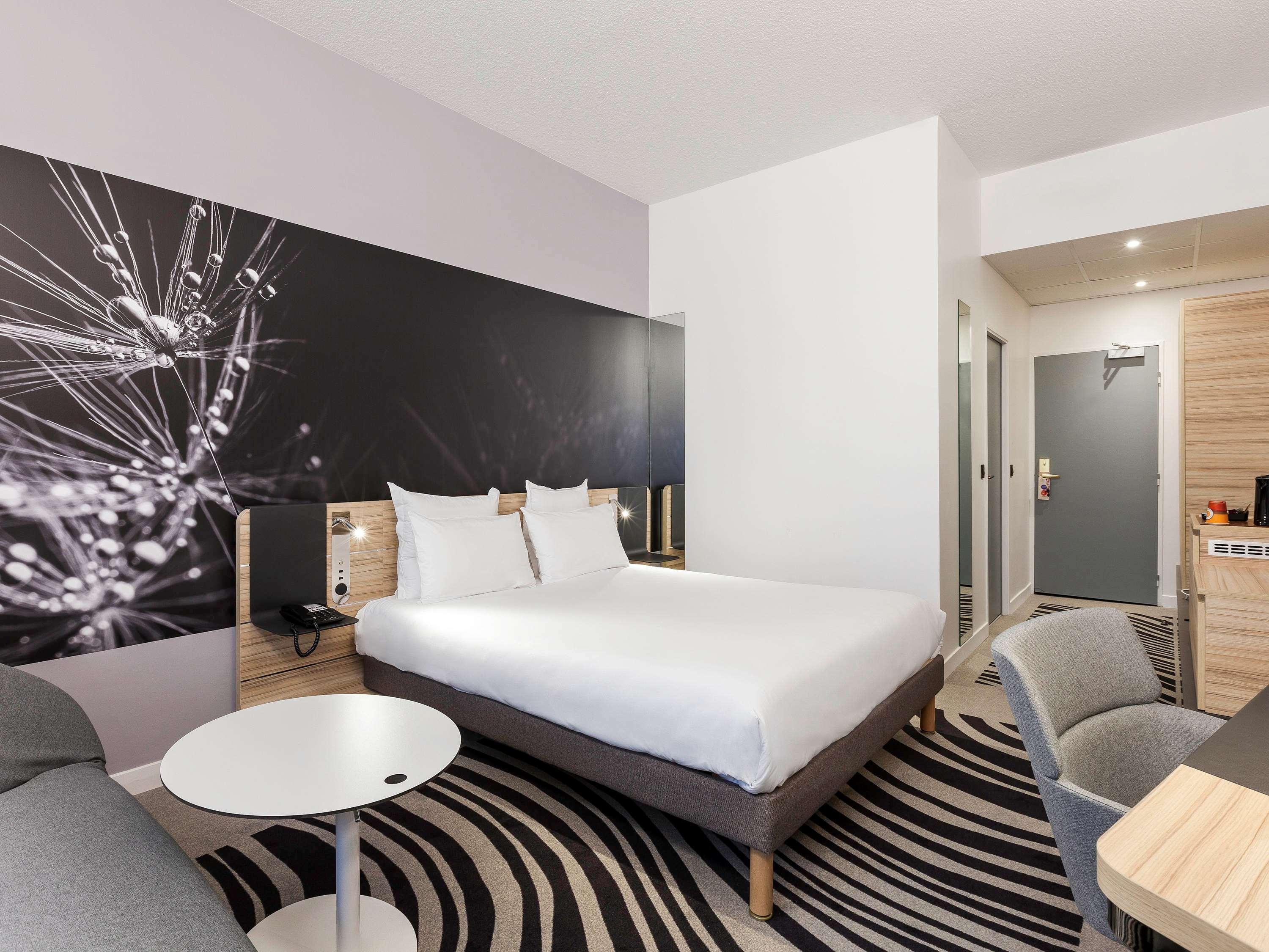 Novotel Tours Centre Gare Экстерьер фото